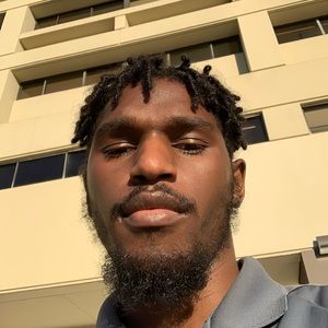 Meet your Posher, Dee